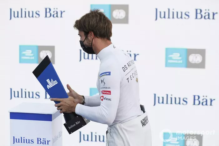 Antonio Felix da Costa, DS Techeetah, celebra su pole position