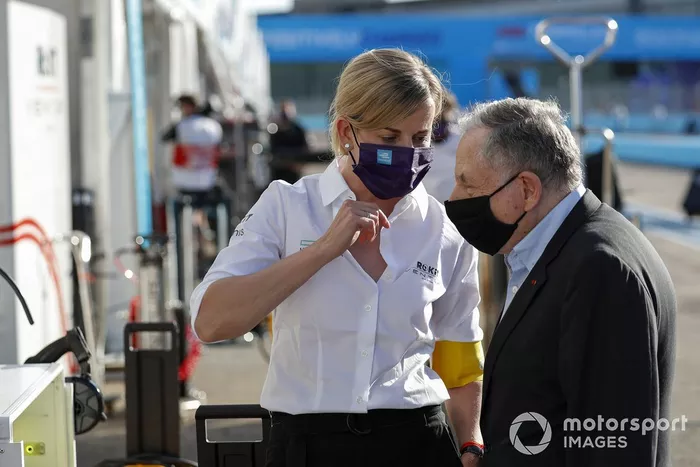 Susie Wolff, Jefa de equipo, Venturi habla con Jean Todt, Presidente de la FIA