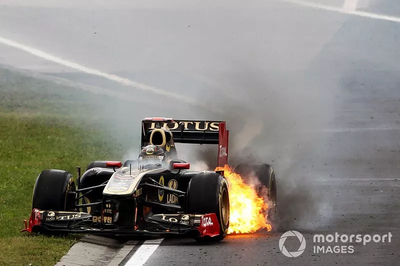 Nick Heidfeld, Lotus Renault GP R31 retires with a fire and explosion