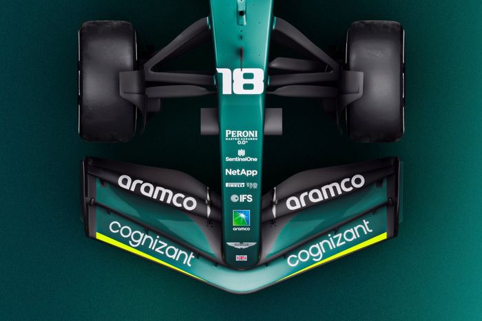 Aston Martin AMR22 detalles