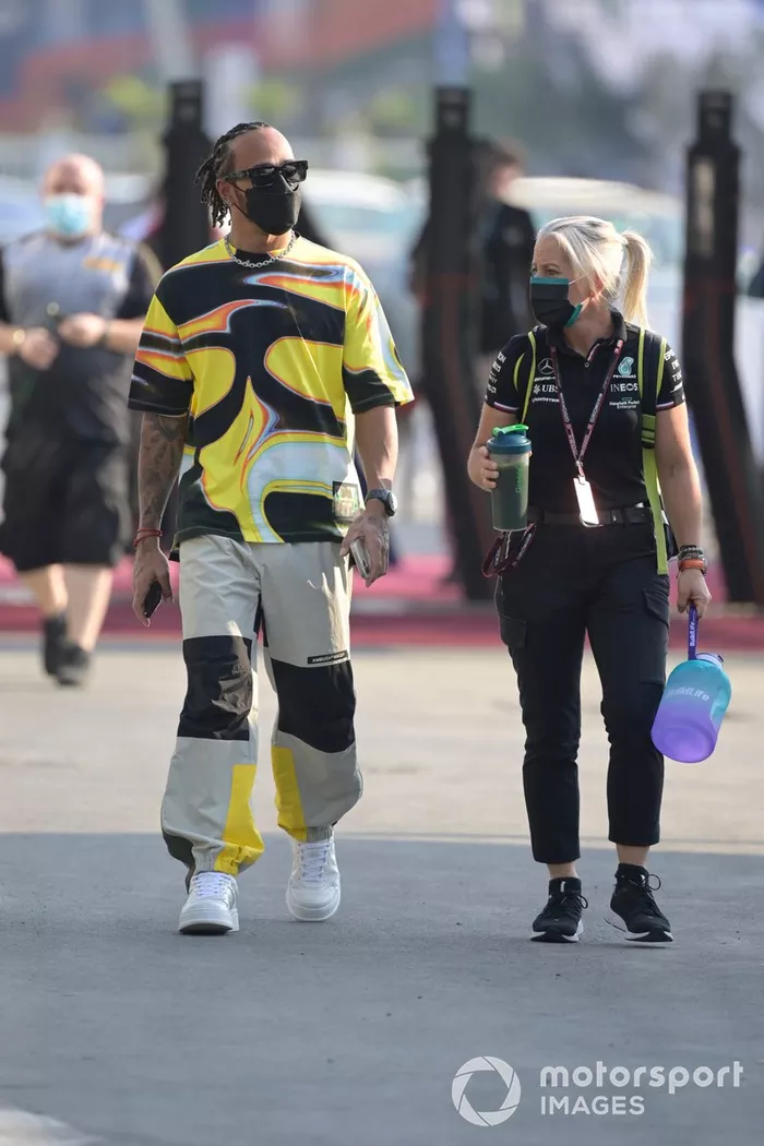 Lewis Hamilton, Mercedes llegando con Angela Cullen