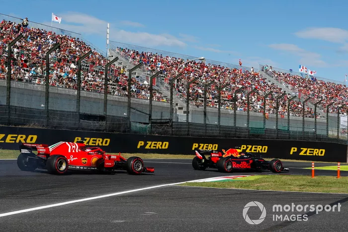 Max Verstappen, Red Bull Racing RB14, leads Sebastian Vettel, Ferrari SF71H 