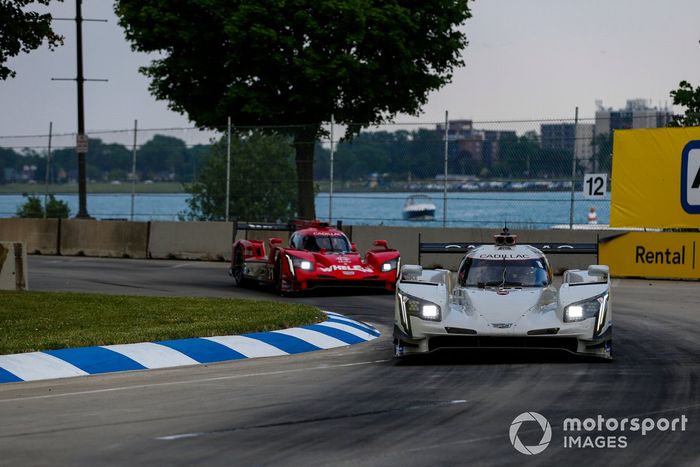 #01 Chip Ganassi Racing Cadillac DPi: Renger van der Zande, Kevin Magnussen