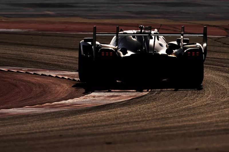 #009 Aston Martin Thor Team Aston Martin Valkyrie : Alex Riberas, Marco Sorensen, Roman De Angelis