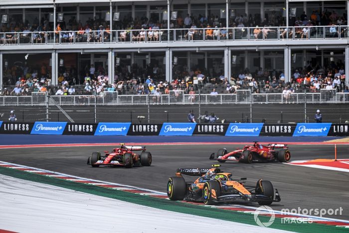 Lando Norris, McLaren MCL38, Carlos Sainz, Ferrari SF-24, Charles Leclerc, Ferrari SF-24
