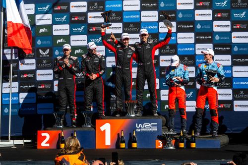 Podio: Ganador Sébastien Ogier, Vincent Landais, Toyota Gazoo Racing WRT Toyota GR Yaris Rally1, segundo puesto Elfyn Evans, Scott Martin, Toyota Gazoo Racing WRT Toyota GR Yaris Rally1, tercer puesto Adrien Fourmaux, Alexandre Coria, Hyundai World Rally 