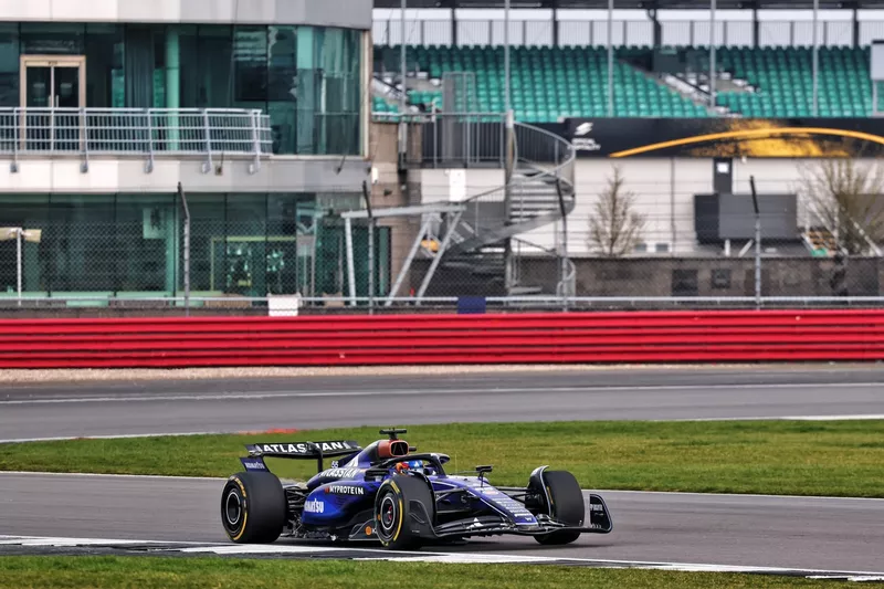 Carlos Sainz, Williams FW47
