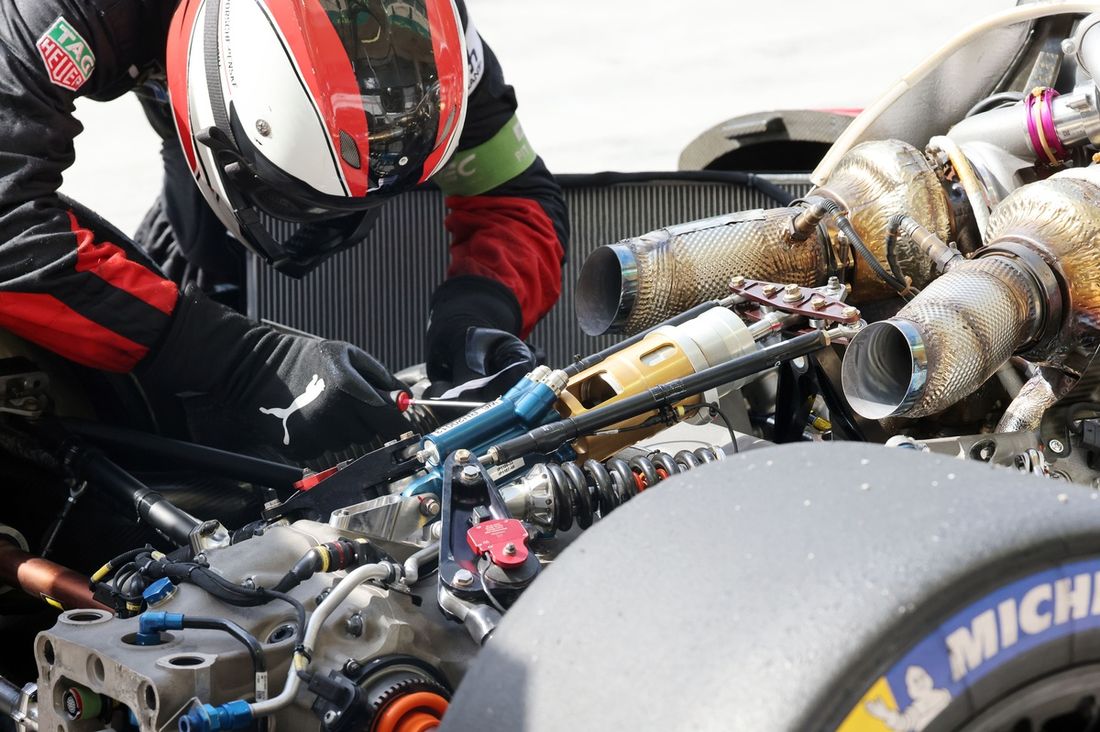 #6 Porsche Penske Motorsport Porsche 963: Kevin Estre, Andre Lotterer, Laurens Vanthoor