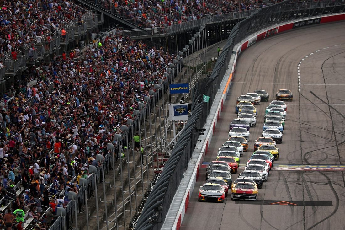 William Byron, Hendrick Motorsports Chevrolet, Joey Logano, Team Penske Ford