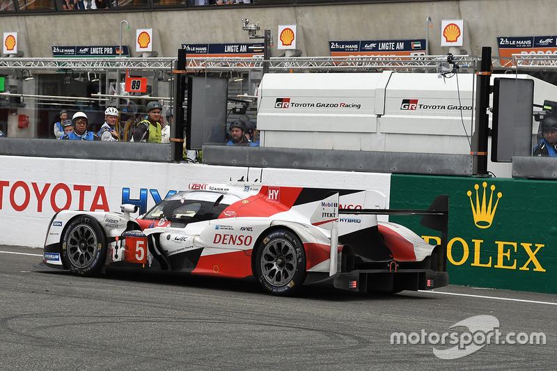 #5 Toyota Racing Toyota TS050 Hybrid: Anthony Davidson, Sébastien Buemi, Kazuki Nakajima