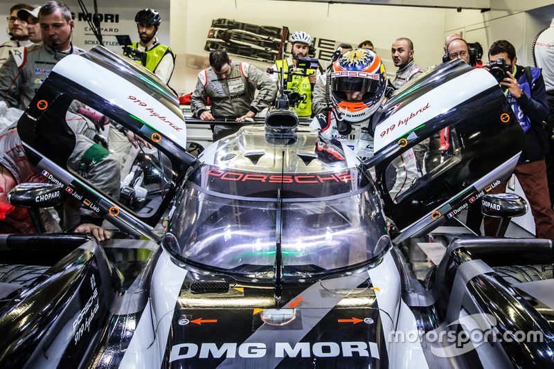 Ganadores de la pole #2 Porsche Team Porsche 919 Hybrid: Romain Dumas, Neel Jani, Marc Lieb regresan