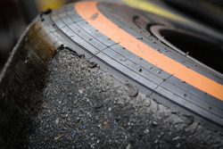 Зношена шина Pirelli