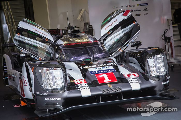 #1 Porsche Team Porsche 919 Hybrid