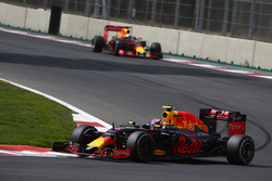 Макс Ферстаппен, Red Bull Racing RB12, Даніель Ріккардо, Red Bull Racing RB12