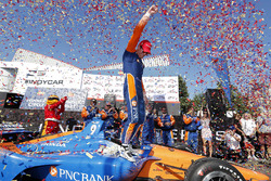 Il vincitore della gara Scott Dixon, Chip Ganassi Racing Honda