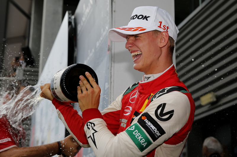 Podio: ganador Mick Schumacher, PREMA Theodore Racing Dallara F317 - Mercedes-Benz