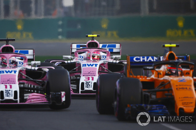 Stoffel Vandoorne, McLaren MCL33 Renault, Sergio Perez, Force India VJM11 Mercedes, Esteban Ocon, Force India VJM11 Mercedes, startta