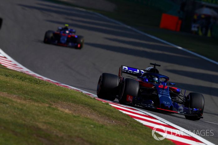 Brendon Hartley, Toro Rosso STR13 Honda, Pierre Gasly, Toro Rosso STR13 Honda