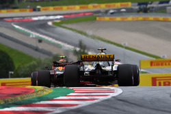 Карлос Сайнс, Renault Sport F1 Team R.S. 18