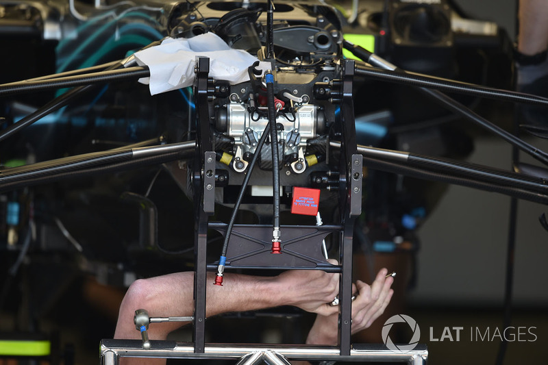 Mercedes-AMG F1 W09 EQ Power front suspension and chassis detail