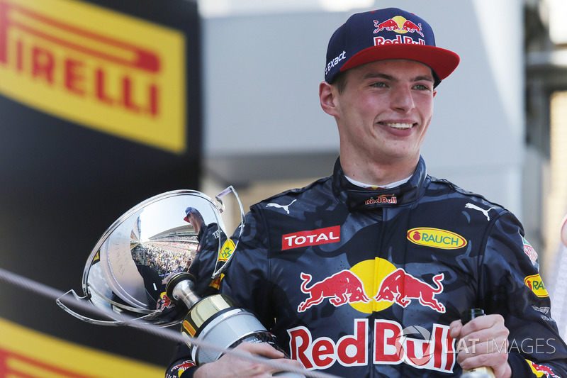 Max Verstappen, Red Bull, 1st Position, celebrates on the podium with his trophy