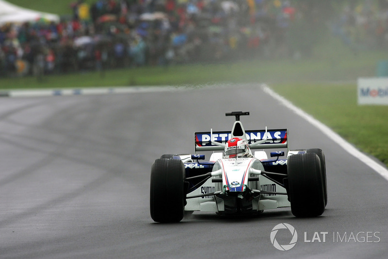 Robert Kubica, BMW Sauber F1.06 pierde su alerón delantero