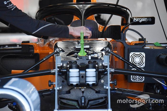 Detalhe da McLaren MCL33 com o Halo