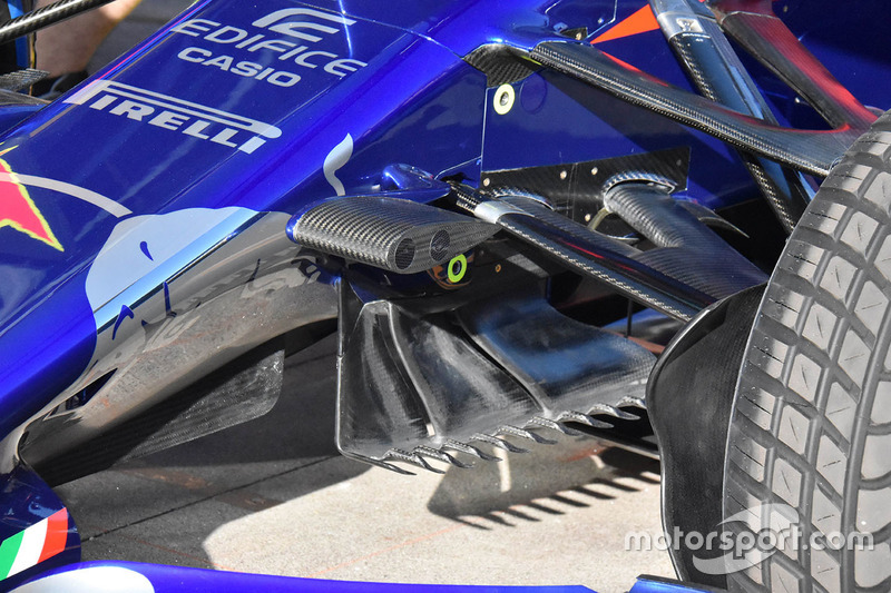 Scuderia Toro Rosso STR13, detalle de la carrocería