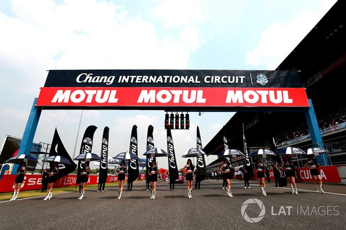 Chicas en la parrilla