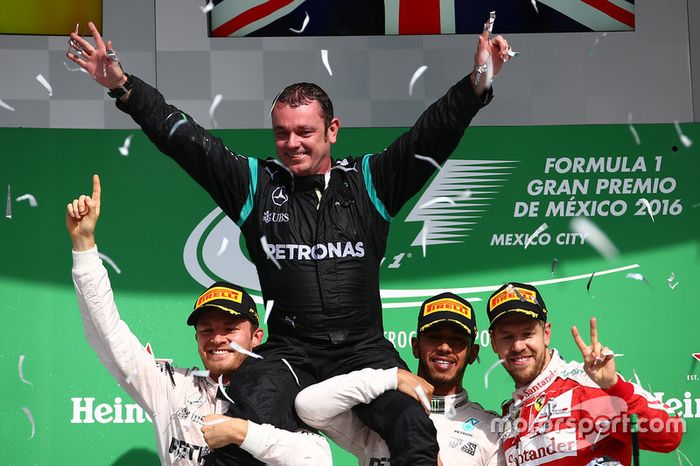 Podium: ganador, Lewis Hamilton, Mercedes AMG F1, segundo, Nico Rosberg, Mercedes AMG F1, tercero Sebastian Vettel, Ferrari