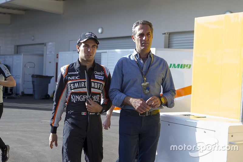 Sesion de fotos del equipo Sahara Force India con Nico Hulkenber. Sahara Force Inida y Sergio Pérez, Sahara Force India y Carlos Slim Presidente de América Móvil