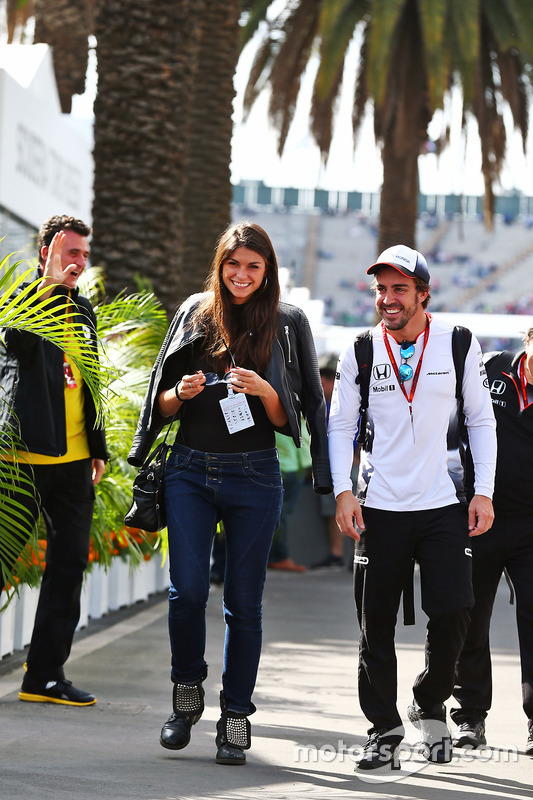 Fernando Alonso, McLaren con su novia Linda Morselli