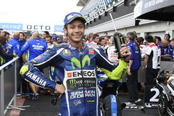 Tercero, Valentino Rossi, Yamaha Factory Racing en parc ferme