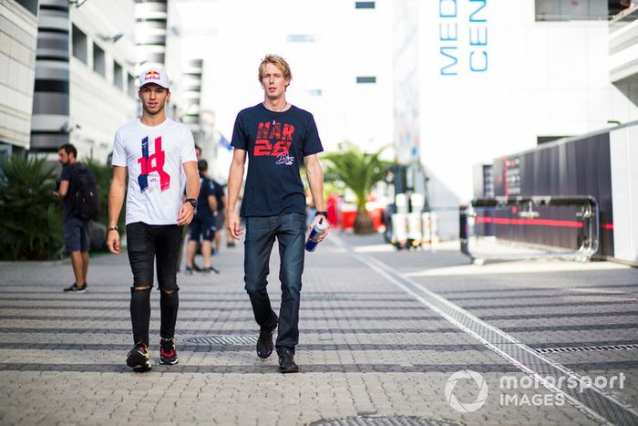 Pierre Gasly, Scuderia Toro Rosso y Nico Hulkenberg, Renault Sport F1 Team