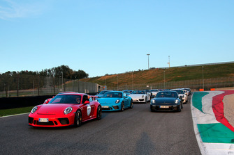 Parata Porsche Festival