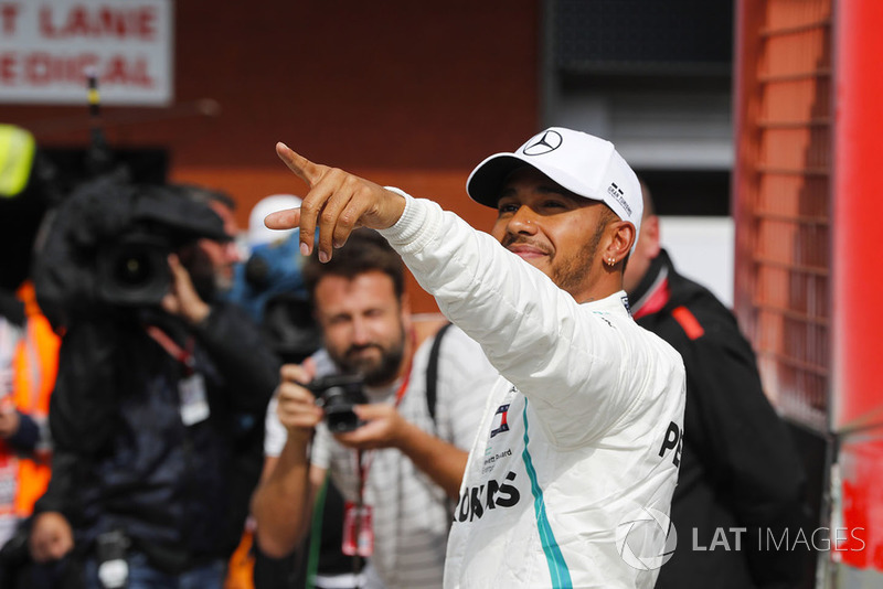 Lewis Hamilton, Mercedes AMG F1, fête sa pole position