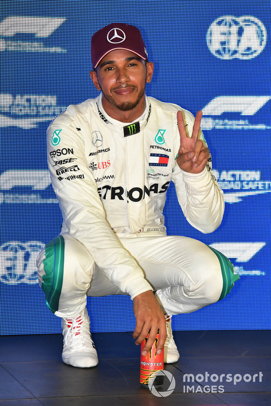 Lewis Hamilton 79. rajtelsősége a Forma-1-ben - F1 2018 - Szingapúri Nagydíj