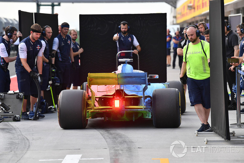 Robert Kubica, Williams FW41 con parafina aerodinámica sobre todo el automóvil