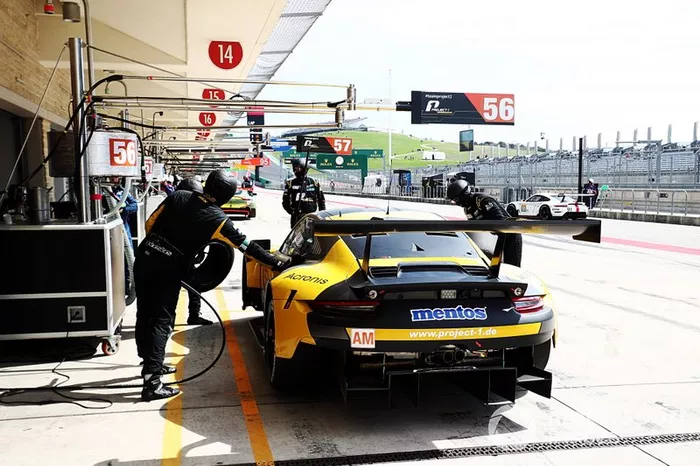 #56 Team Project 1 Porsche 911 RSR: Egidio Perfetti, Laurents Horr, Matteo Cairoli 