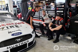 Brad Keselowski, Team Penske, Ford Mustang Discount Tire Paul Wolfe