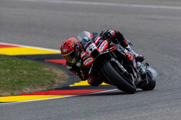 Lorenzo Savadori, Aprilia Racing
