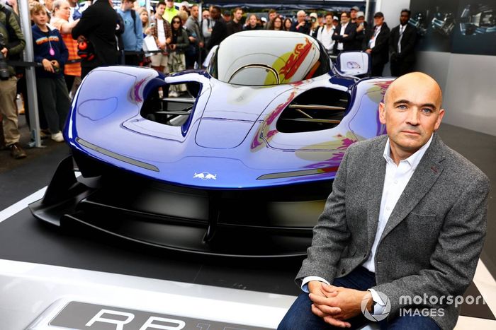 Rob Gray, Technical Director Red Bull Racing with the Red Bull RB17