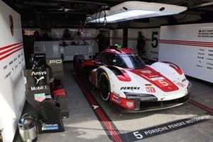#5 Porsche Penske Motorsport Porsche 963: Matt Campbell, Michael Christensen, Frederic Makowiecki