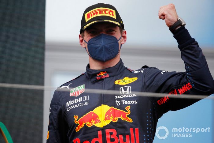 Podio: ganador de la carrera Max Verstappen