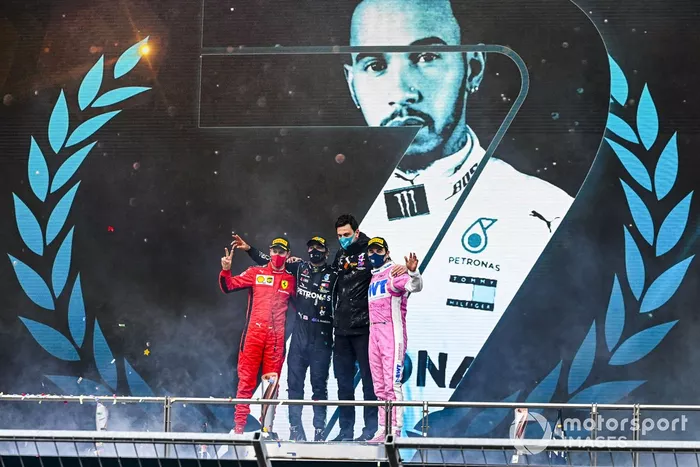 Podio: Lewis Hamilton, Sergio Pérez, Sebastian Vettel
