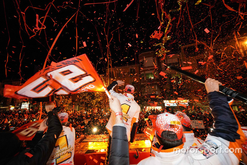 Марк Маркес, Repsol Honda Team, святкує у Сервері, Іспанія, перемогу у чемпіонаті світу 2018 року