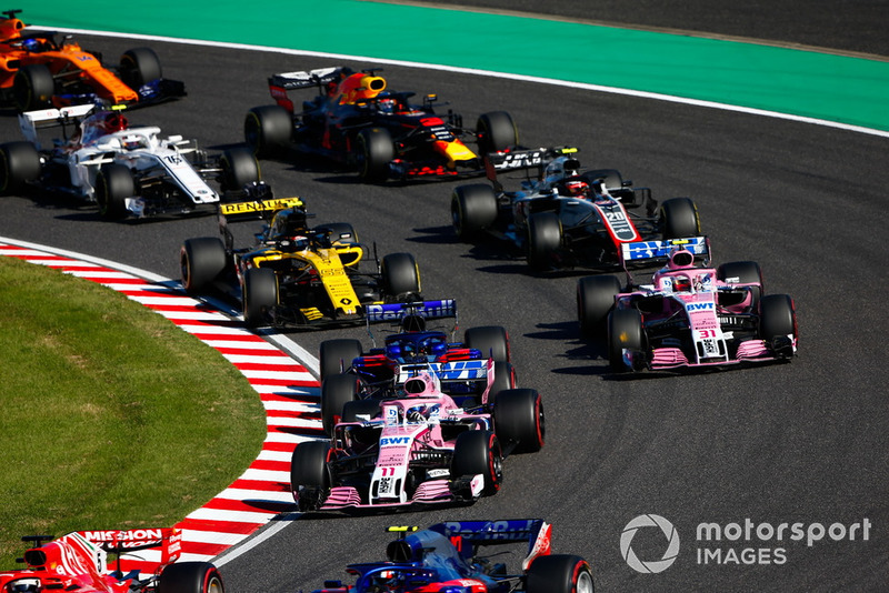 Себастьян Феттель, Ferrari SF71H, П'єр Гаслі, Scuderia Toro Rosso STR13, Серхіо Перес, Racing Point Force India VJM11, Брендон Хартлі, Toro Rosso STR13, Естебан Окон, Racing Point Force India VJM11, Карлос Сайнс, Renault Sport F1 Team R.S. 18, Кевін Магнуссен, Haas F1 Team VF-18, Шарль Леклер, Sauber C37, Даніель Ріккардо, Red Bull Racing RB14, та Фернандо Алонсо, McLaren MCL33, на старті