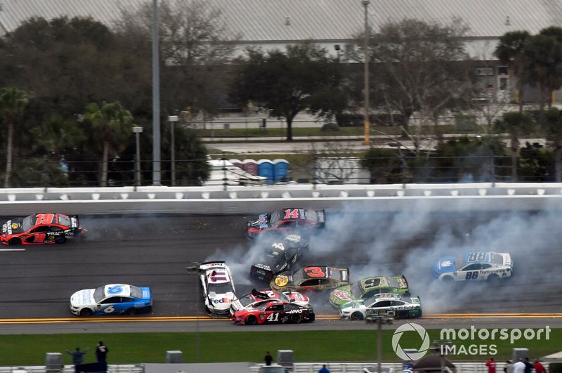 Big One: Massencrash beim Clash in Daytona