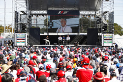 Ross Brawn, Motorsporları Direktörü, Chase Carey, CEO, Formula One