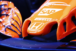 McLaren MCL32 burun detay ve Honda logo